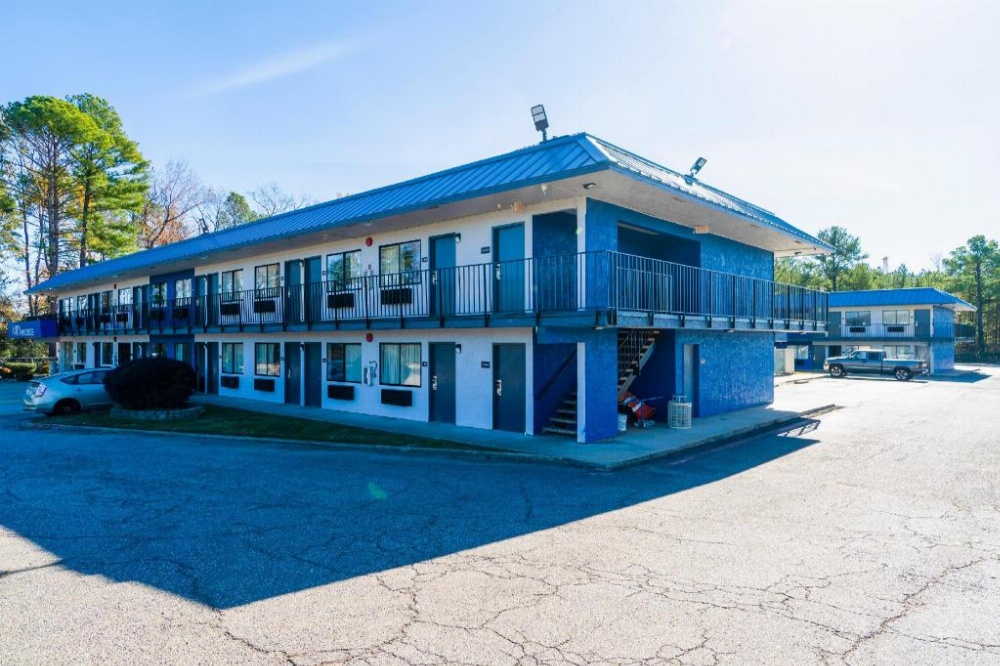 Xpress Inn & Extended Stays Image 11