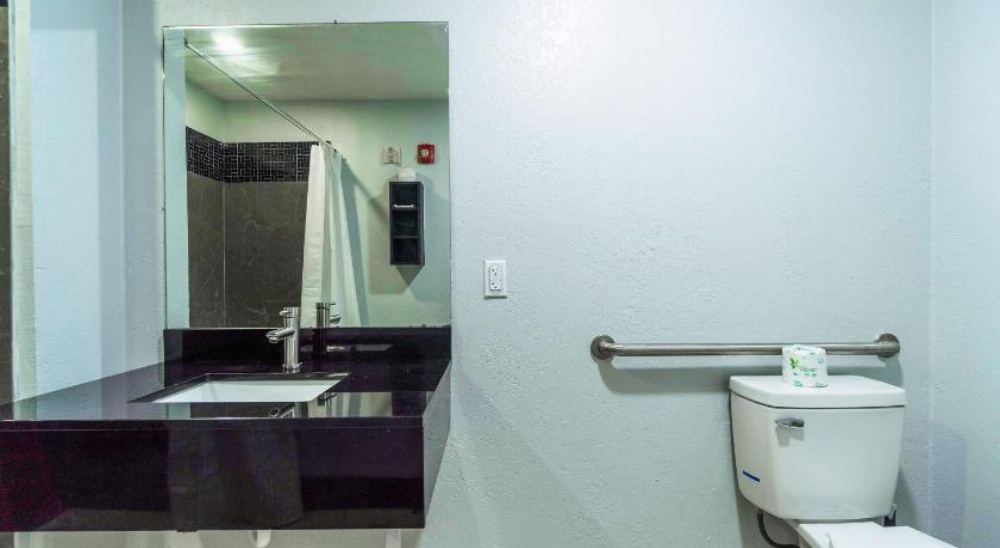 Xpress Inn & Extended Stays Image 15