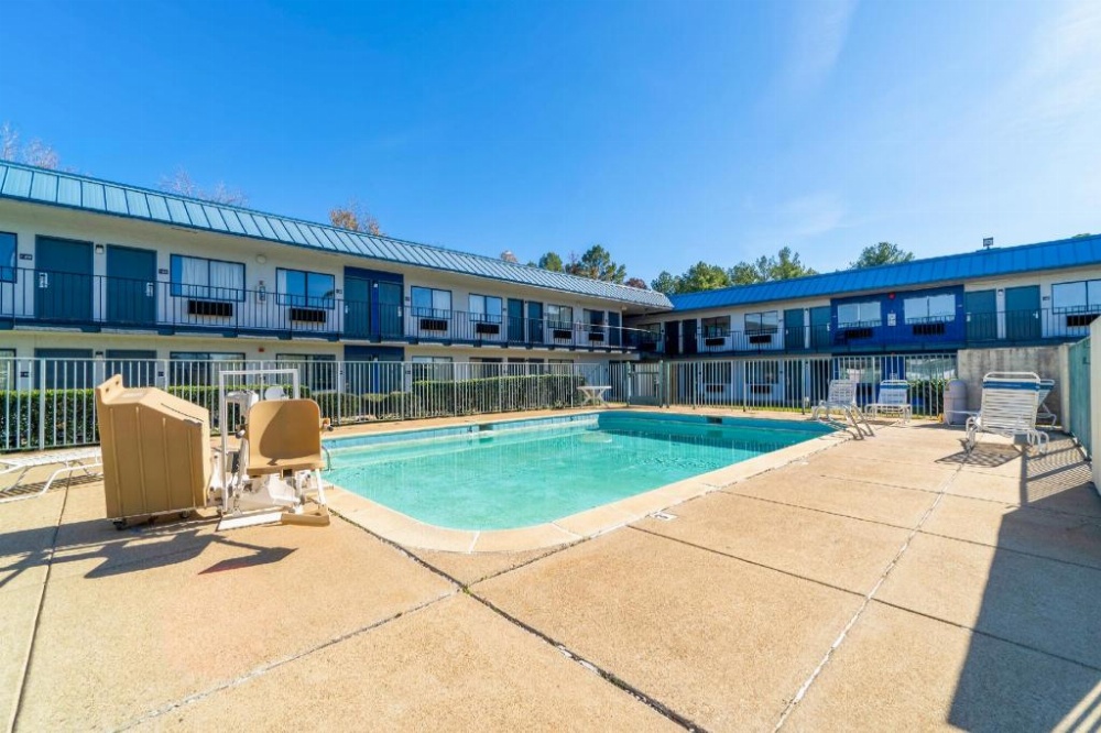 Xpress Inn & Extended Stays Image 16