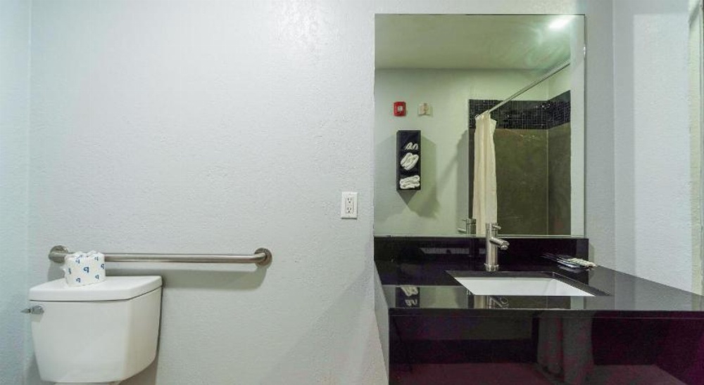 Xpress Inn & Extended Stays Image 17