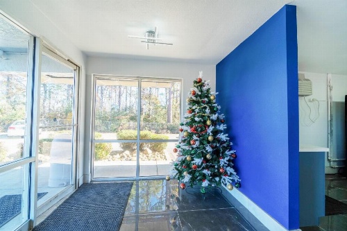Xpress Inn & Extended Stays image 18