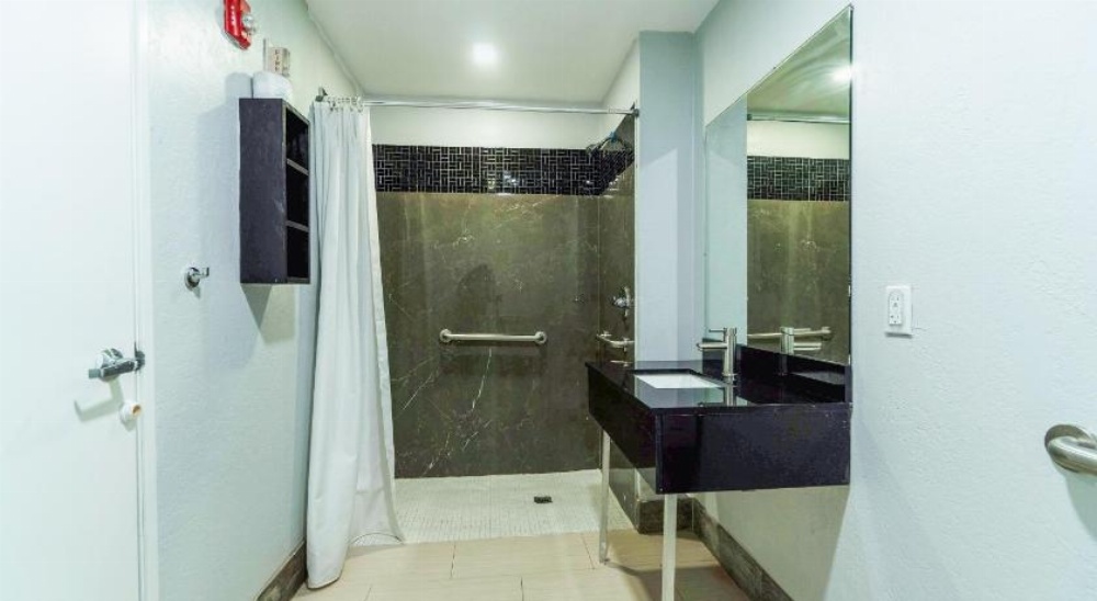 Xpress Inn & Extended Stays Image 26