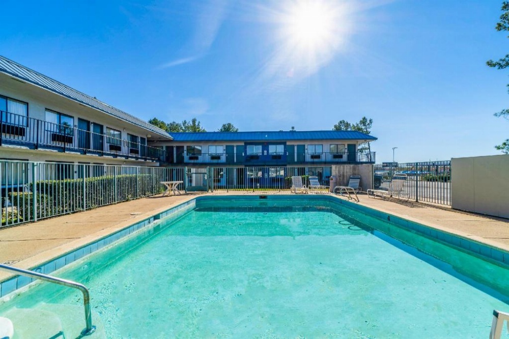 Xpress Inn & Extended Stays Image 36