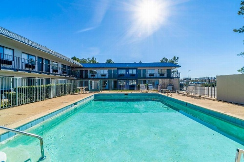 Xpress Inn & Extended Stays image 36
