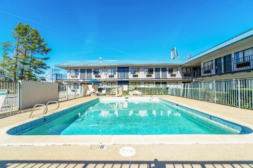 Xpress Inn & Extended Stays image 41