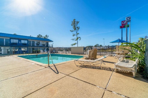 Xpress Inn & Extended Stays image 44